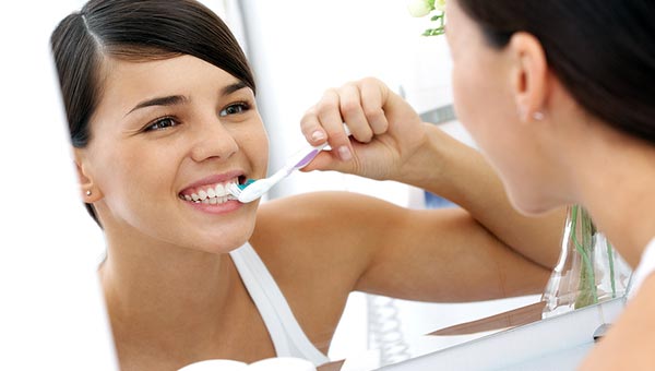 oral hygiene brushing teeth